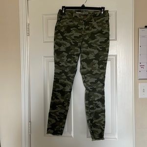 Old navy camo pants
